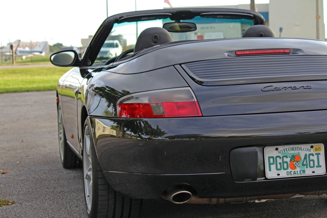 2001 Porsche 996 Carrera - Image 6 of 31