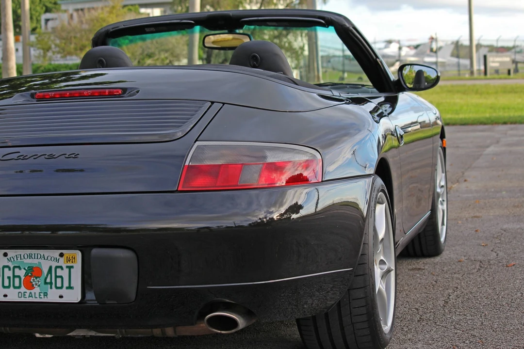 2001 Porsche 996 Carrera - Image 5 of 31