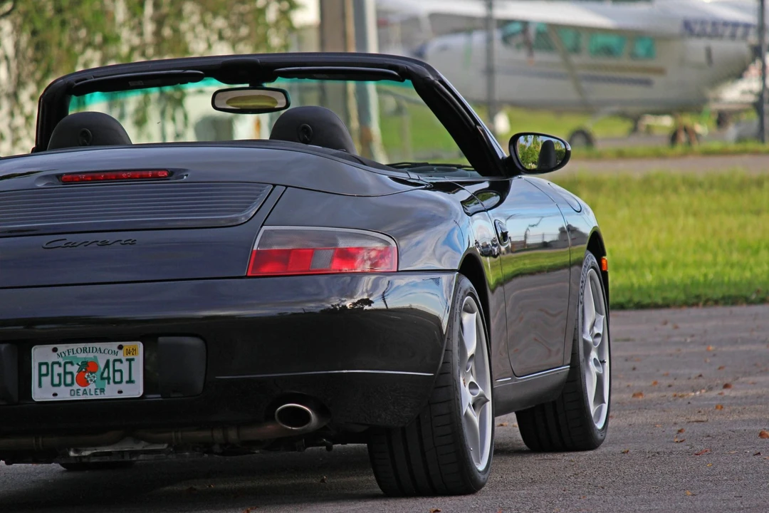 2001 Porsche 996 Carrera - Image 4 of 31