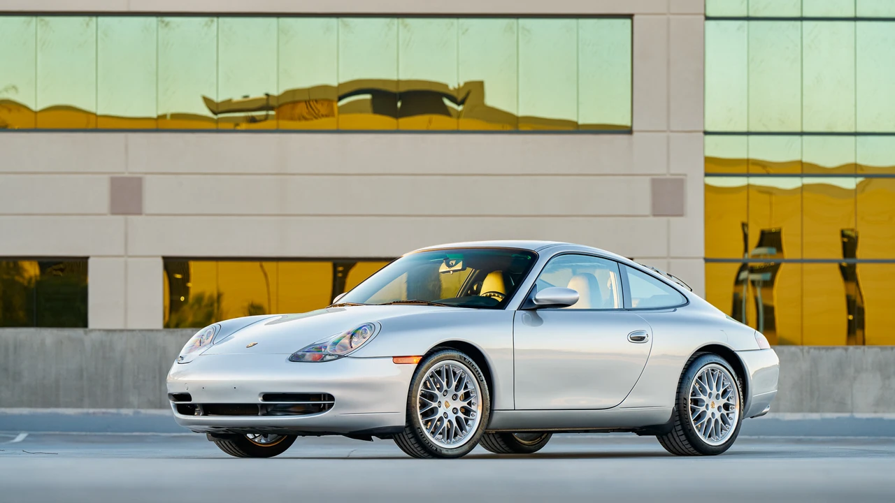 2001 Porsche 996 Carrera - Image 25 of 31