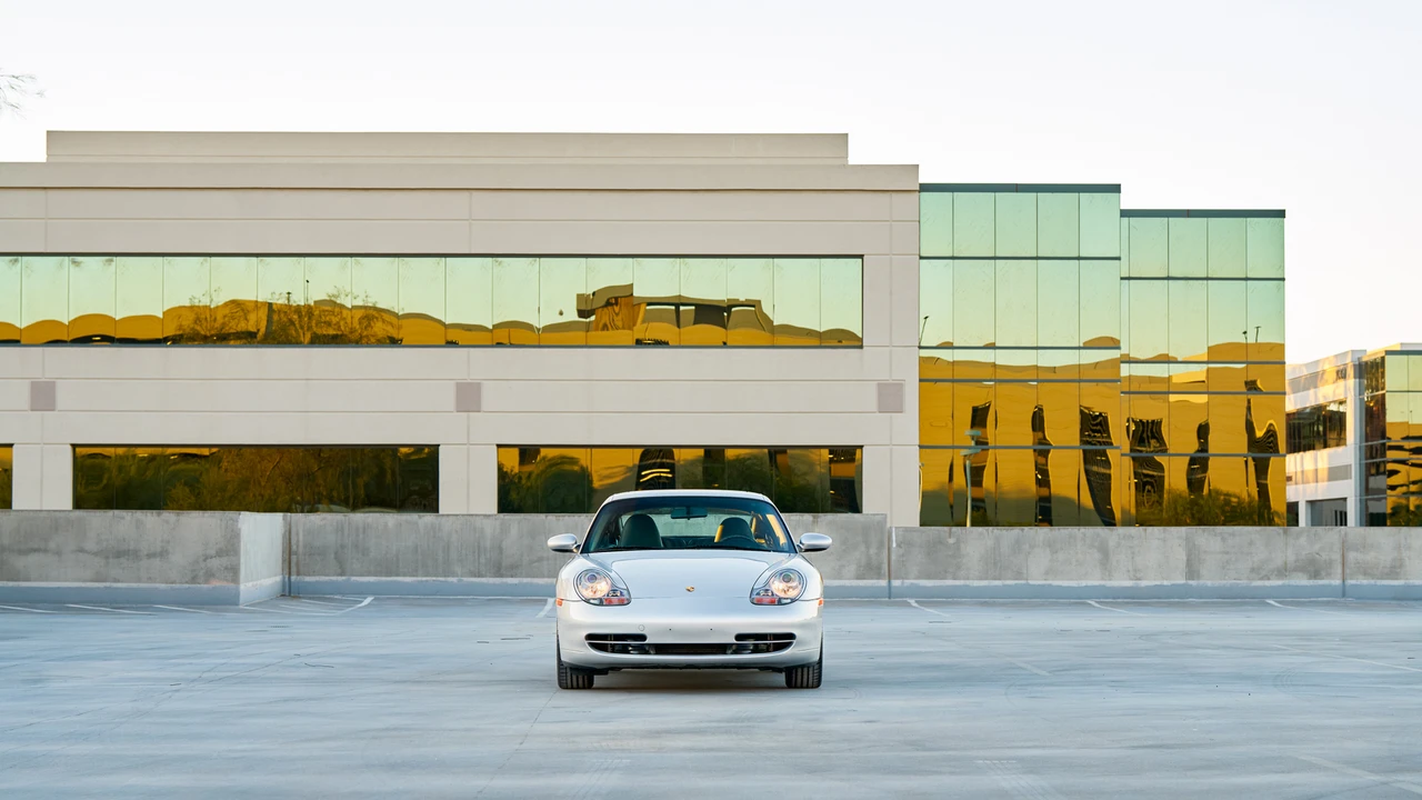 2001 Porsche 996 Carrera - Image 5 of 31