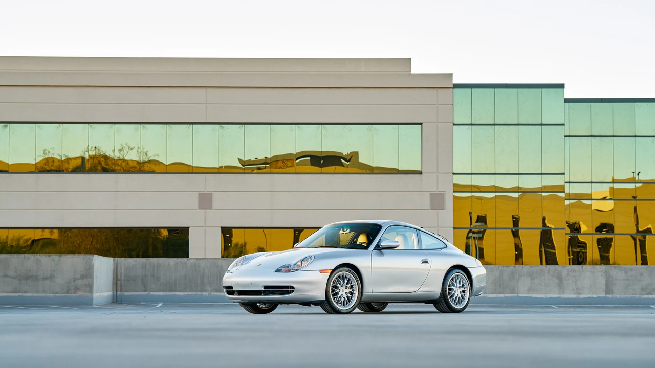 2001 Porsche 996 Carrera - Image 26 of 31