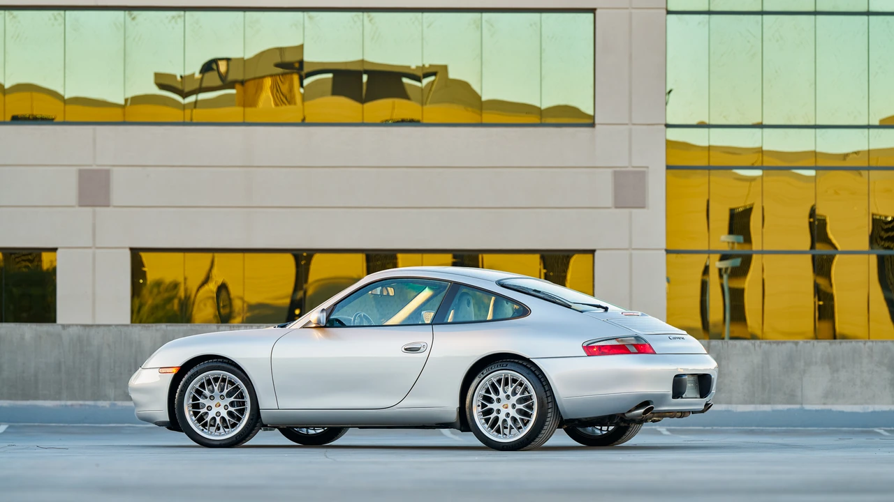 2001 Porsche 996 Carrera - Image 24 of 31