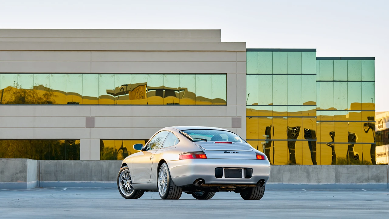 2001 Porsche 996 Carrera - Image 20 of 31