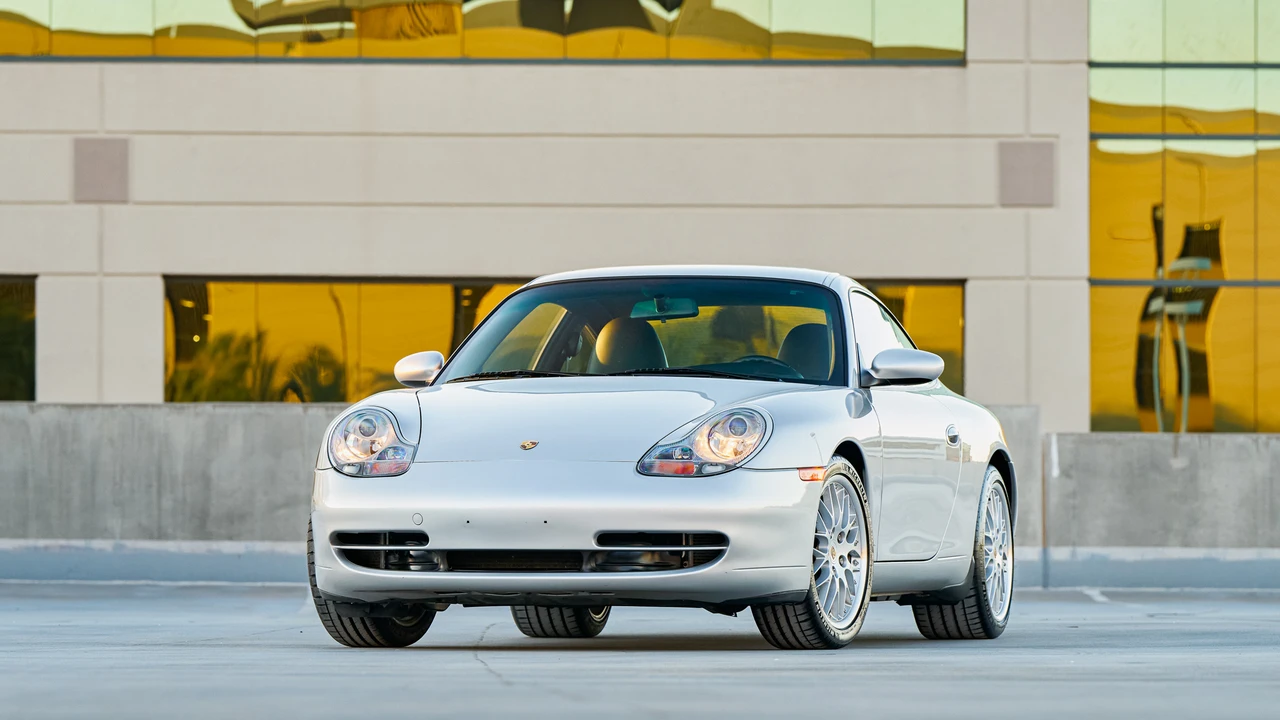 2001 Porsche 996 Carrera - Image 2 of 31