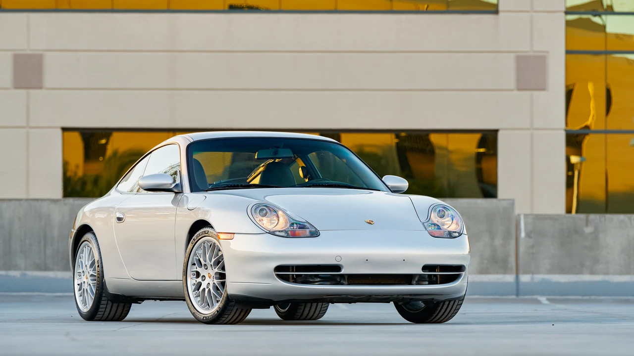 2001 Porsche 996 Carrera - Image 6 of 31