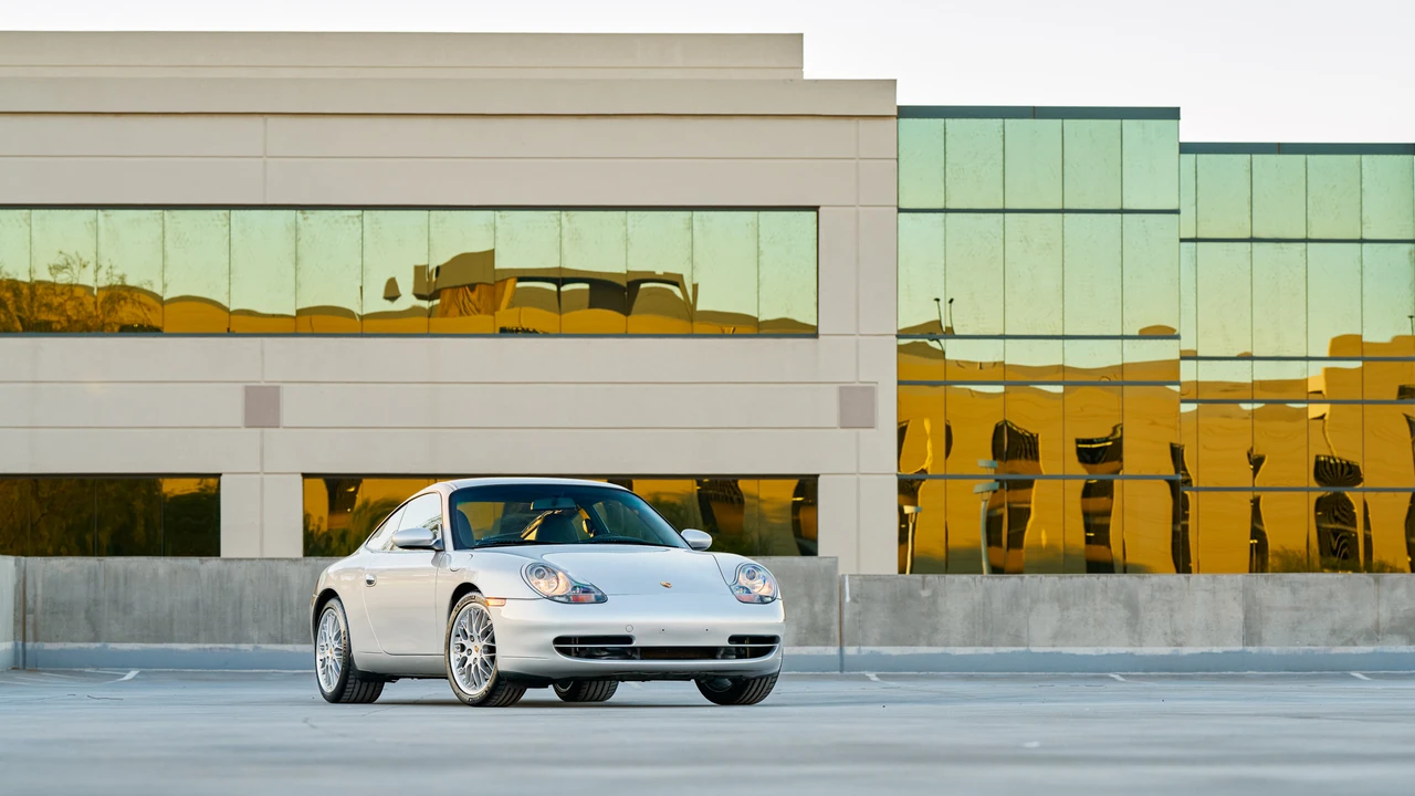 2001 Porsche 996 Carrera - Image 7 of 31