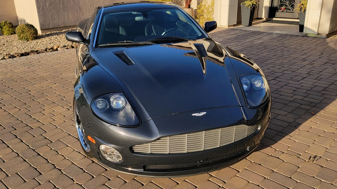2002 Aston Martin Vanquish 1st Gen - Image 29 of 31