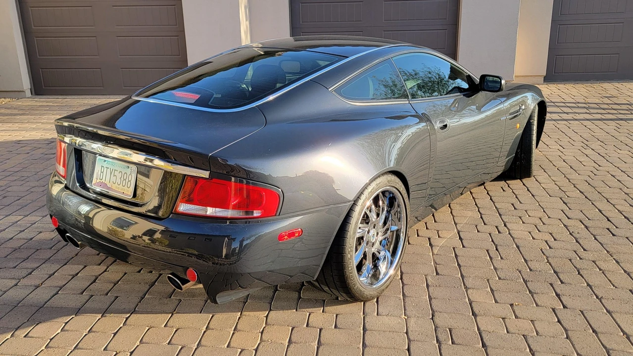 2002 Aston Martin Vanquish 1st Gen - Image 14 of 31