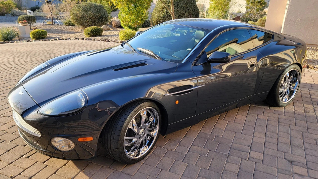 2002 Aston Martin Vanquish 1st Gen - Image 9 of 31