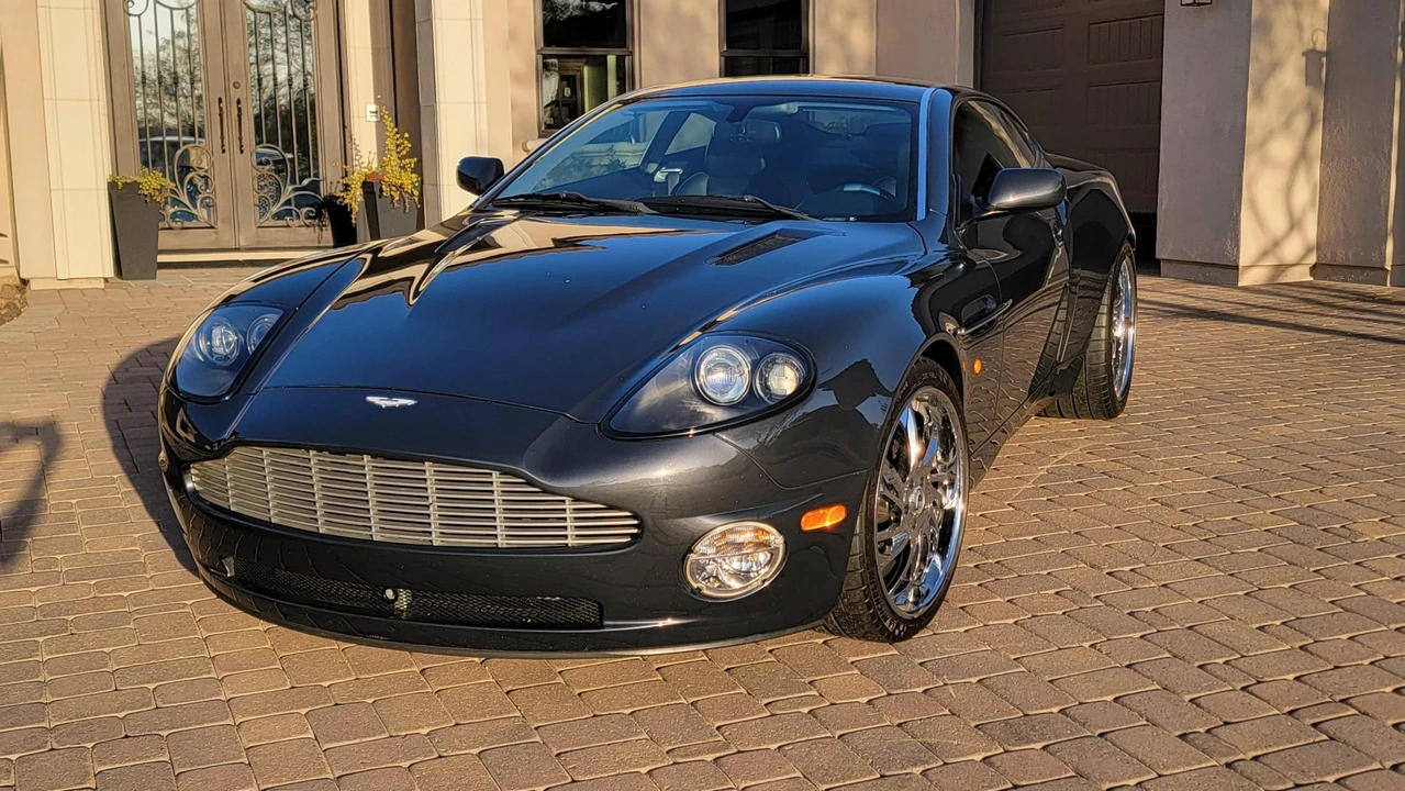 2002 Aston Martin Vanquish 1st Gen - Image 5 of 31