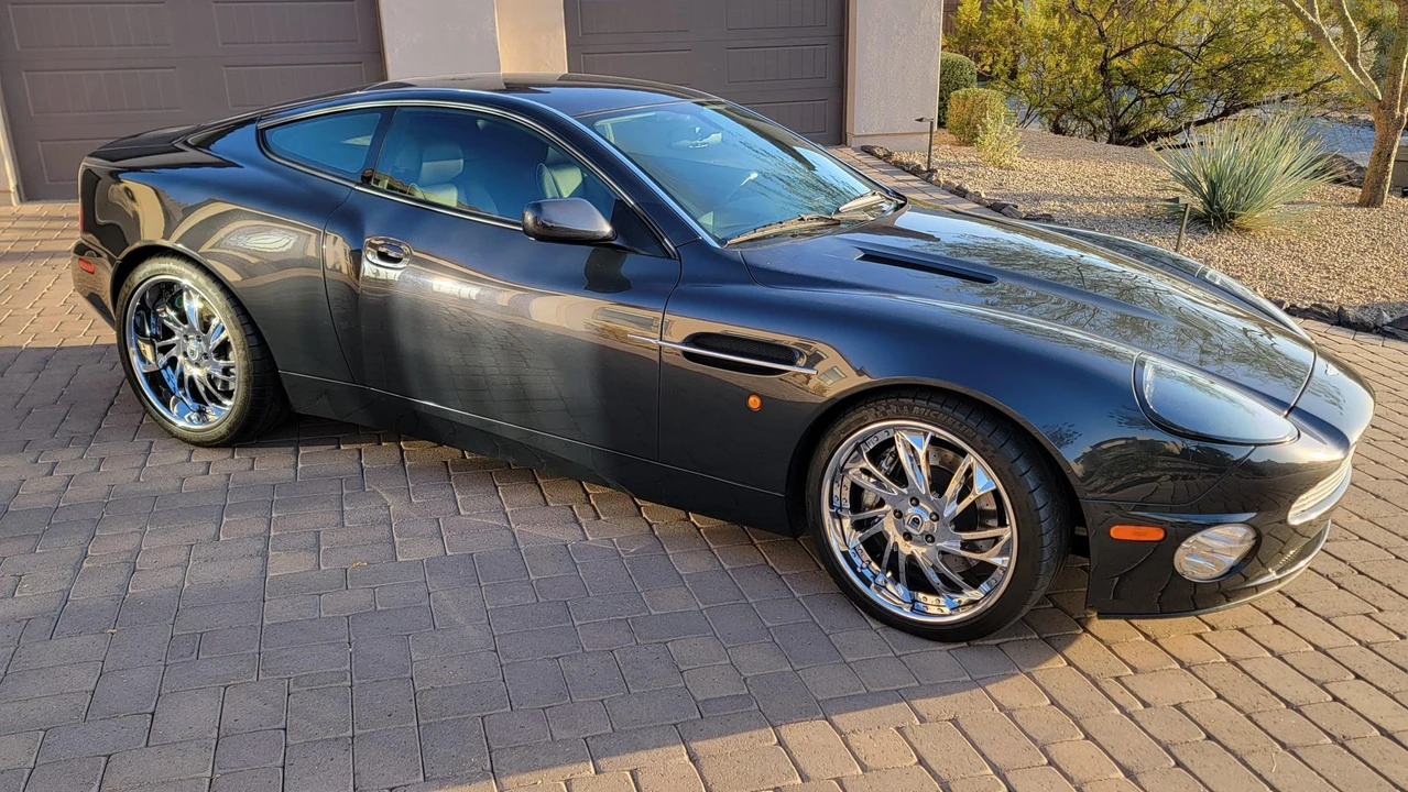 2002 Aston Martin Vanquish 1st Gen - Image 17 of 31
