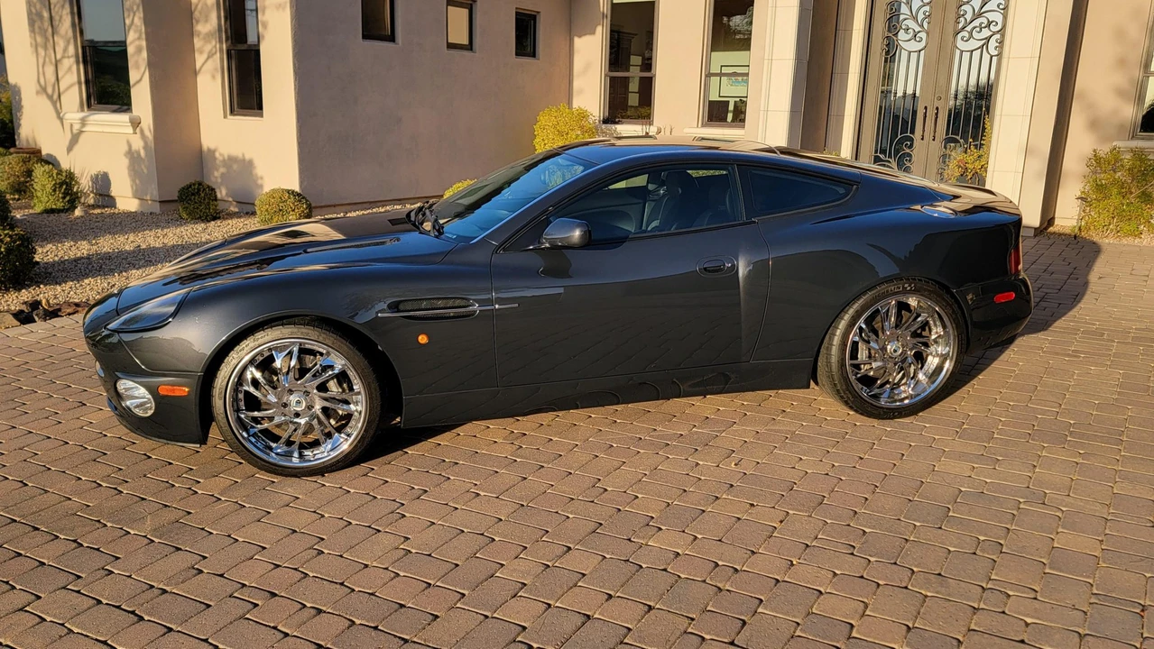 2002 Aston Martin Vanquish 1st Gen - Image 11 of 31
