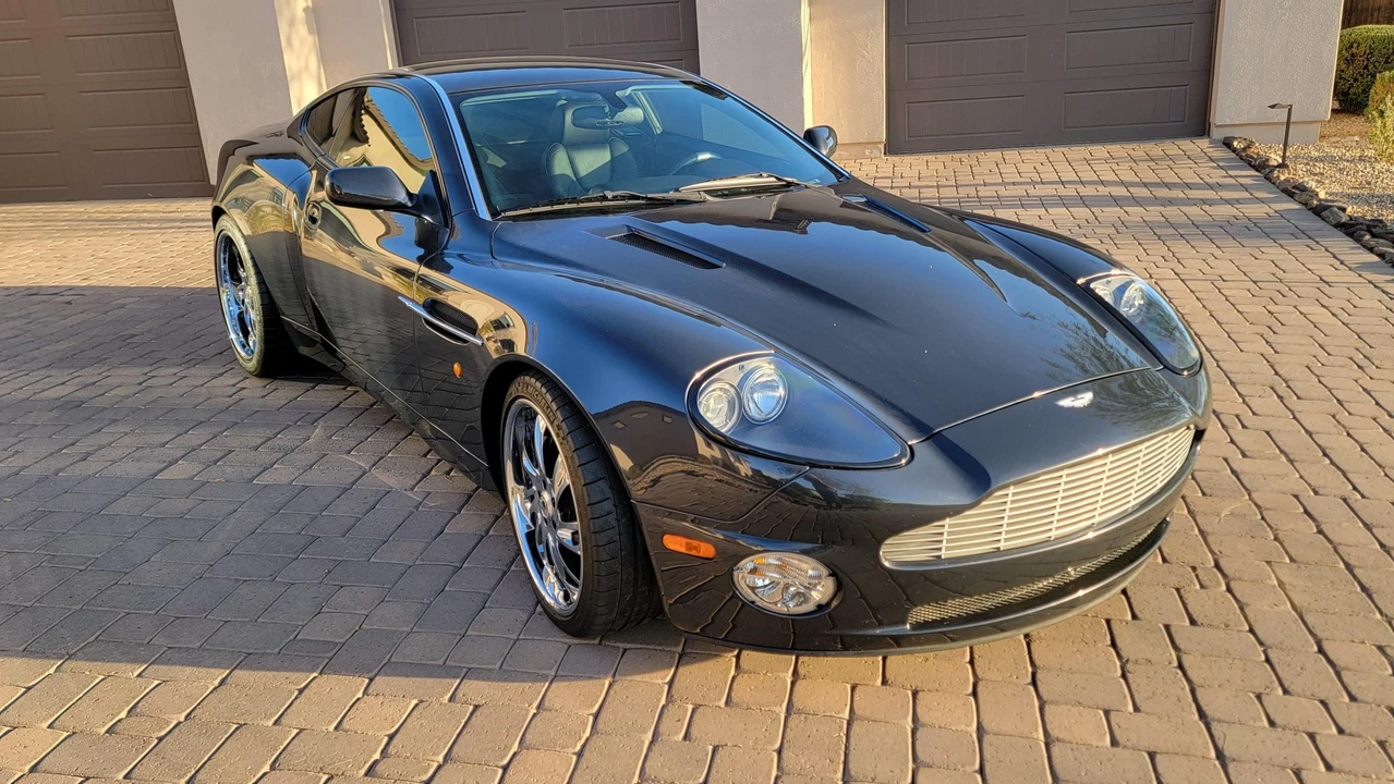 2002 Aston Martin Vanquish 1st Gen - Image 23 of 31