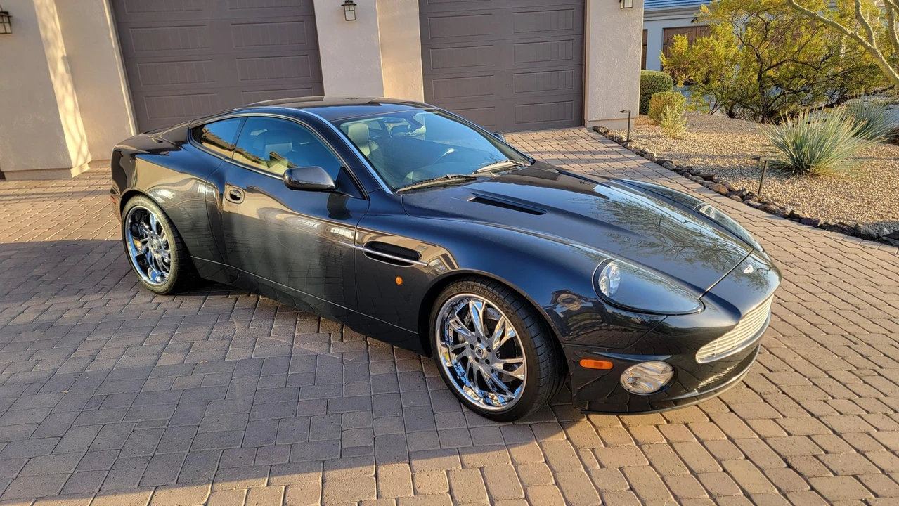 2002 Aston Martin Vanquish 1st Gen - Image 18 of 31