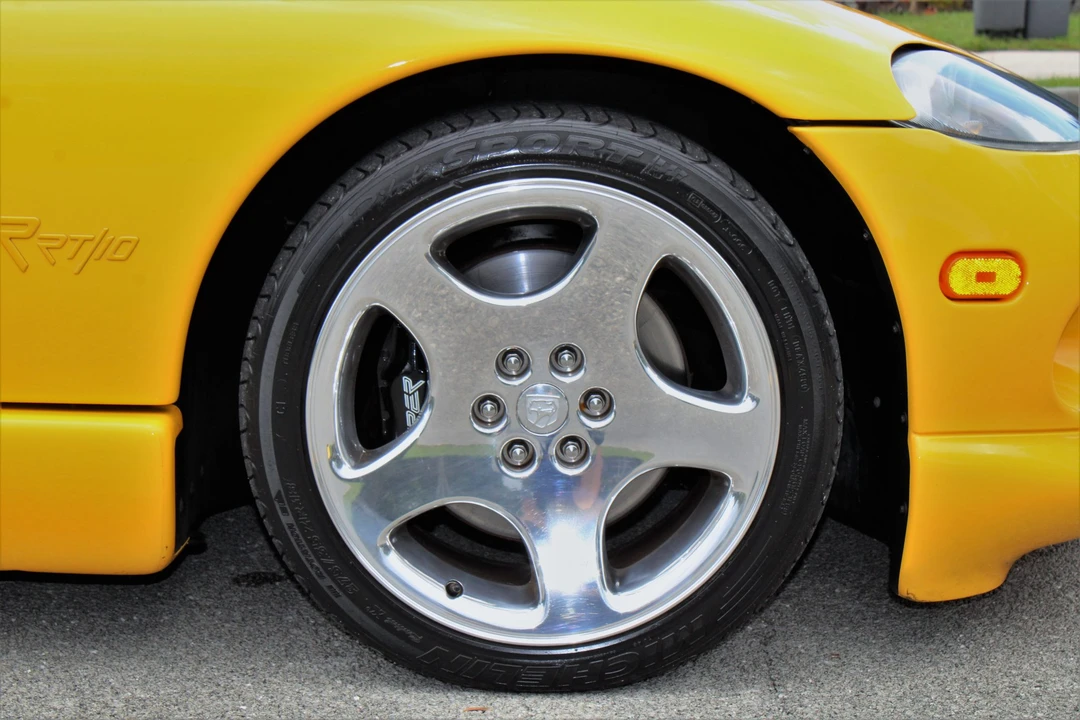 2002 Dodge Viper 2nd Gen - Image 16 of 31