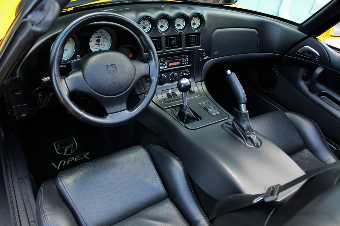 2002 Dodge Viper 2nd Gen - Image 19 of 31