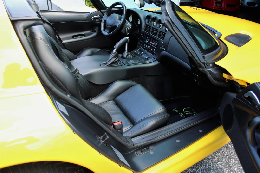 2002 Dodge Viper 2nd Gen - Image 29 of 31