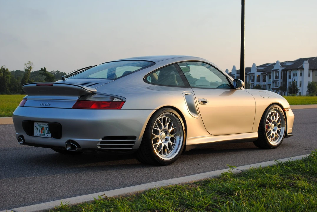 2002 Porsche 996 Turbo - Image 18 of 31