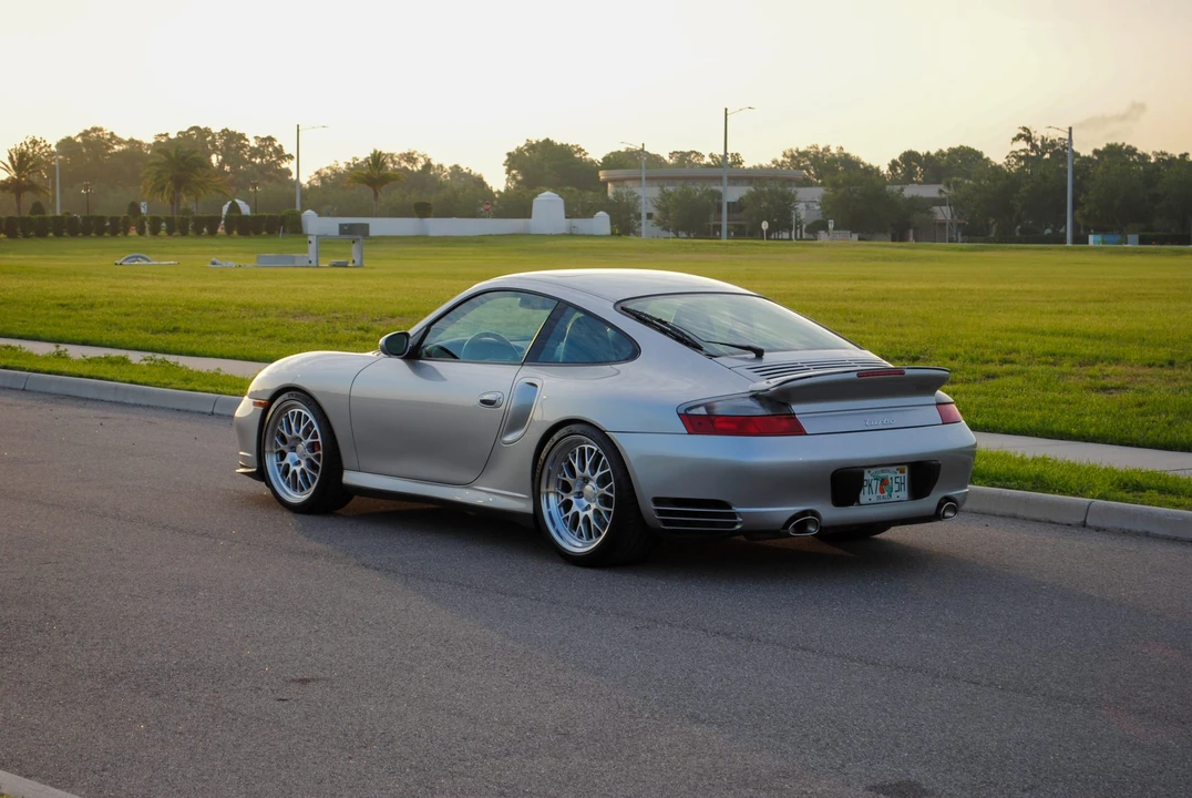 2002 Porsche 996 Turbo - Image 13 of 31