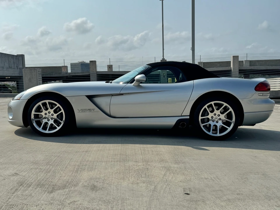 2003 Dodge Viper 3rd Gen - Image 5 of 31