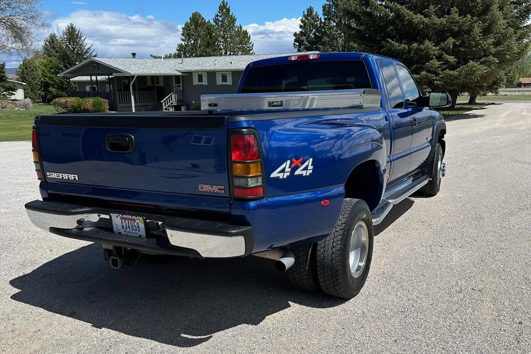 2003 GMC Sierra Heavy Duty 2nd Gen - Image 6 of 31