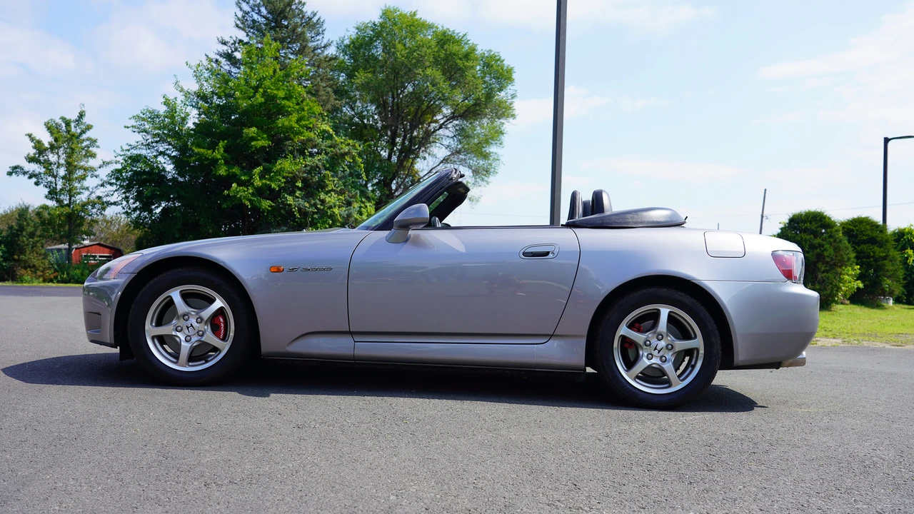 2003 Honda AP1 S2000 - Image 2 of 31