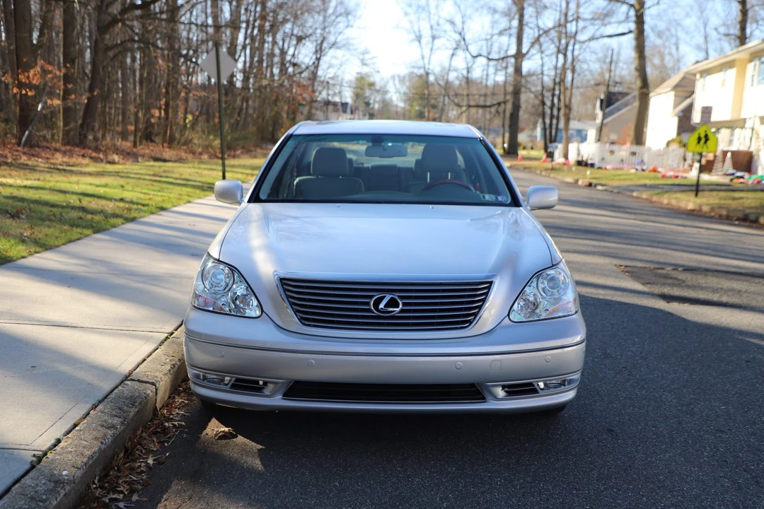 2004 Lexus LS 3rd Gen - Image 19 of 31