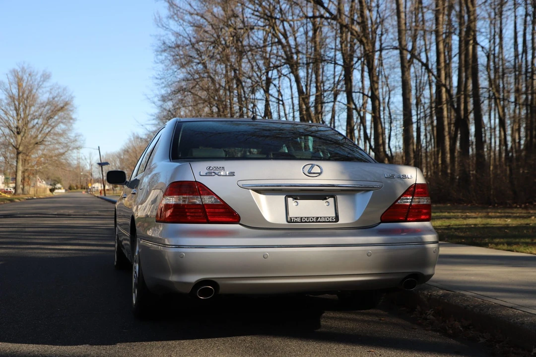 2004 Lexus LS 3rd Gen - Image 13 of 31