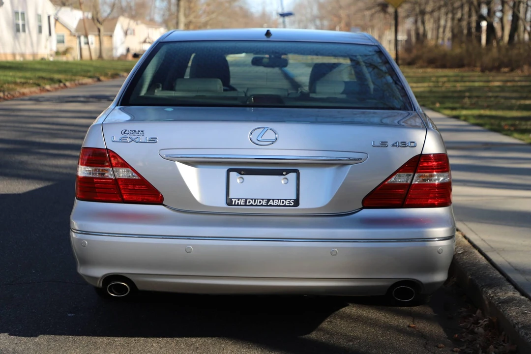 2004 Lexus LS 3rd Gen - Image 14 of 31