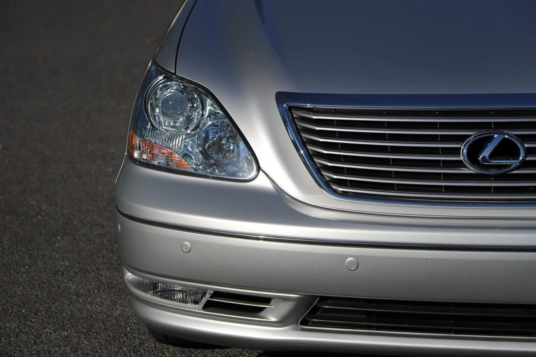2004 Lexus LS 3rd Gen - Image 26 of 31