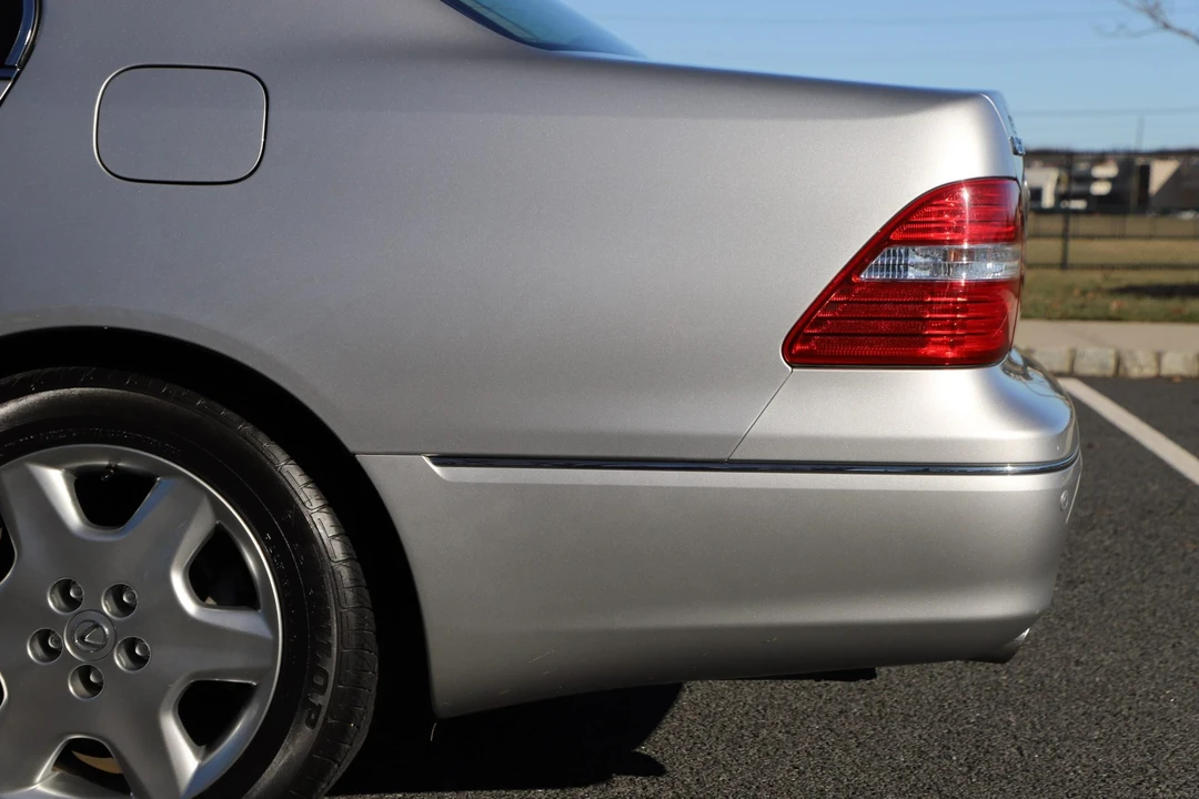 2004 Lexus LS 3rd Gen - Image 29 of 31