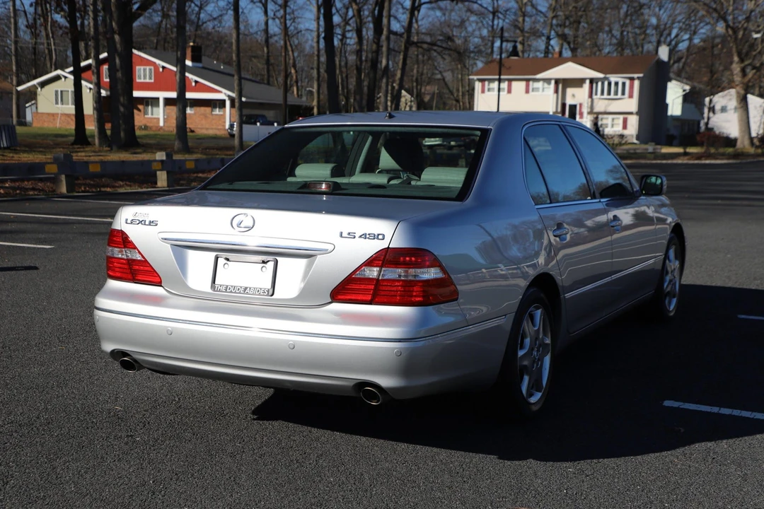 2004 Lexus LS 3rd Gen - Image 16 of 31