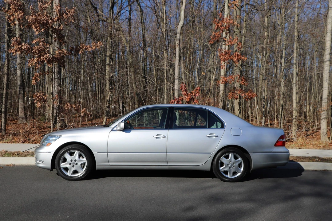 2004 Lexus LS 3rd Gen - Image 9 of 31
