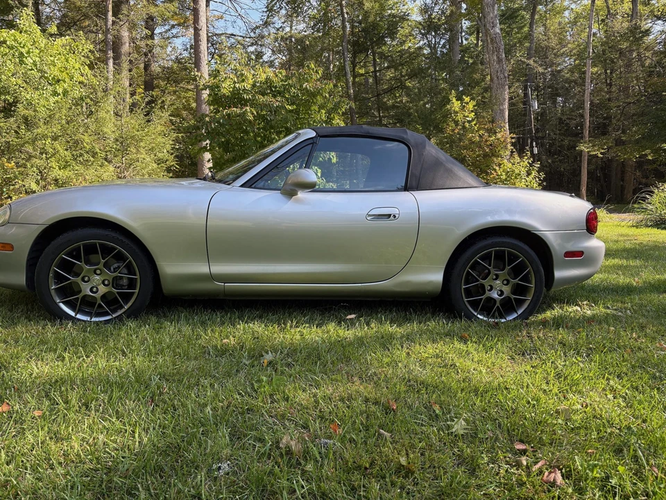 2004 Mazda NB MX-5 Miata - Image 4 of 31
