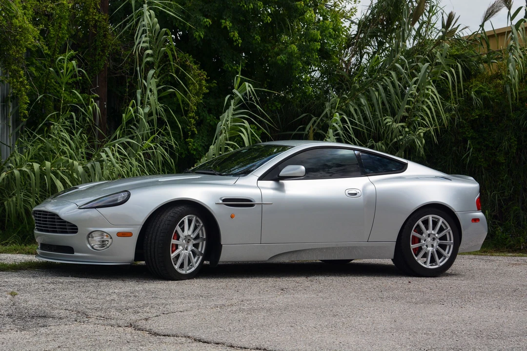 2005 Aston Martin Vanquish 1st Gen - Image 9 of 31