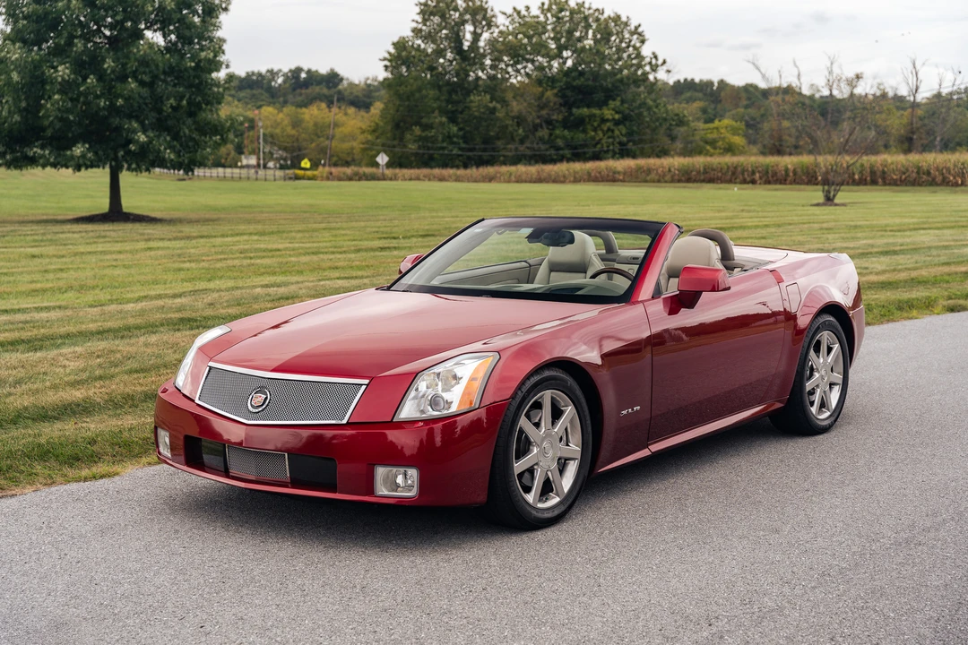 2005 Cadillac XLR - Image 30 of 31