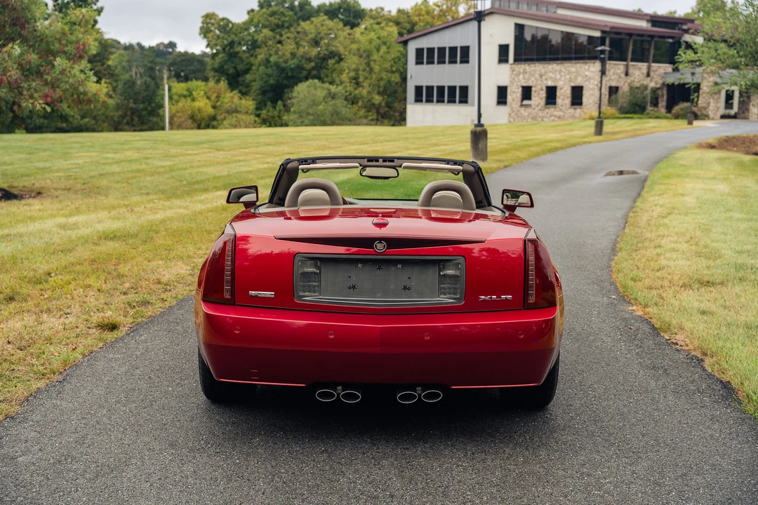 2005 Cadillac XLR - Image 19 of 31
