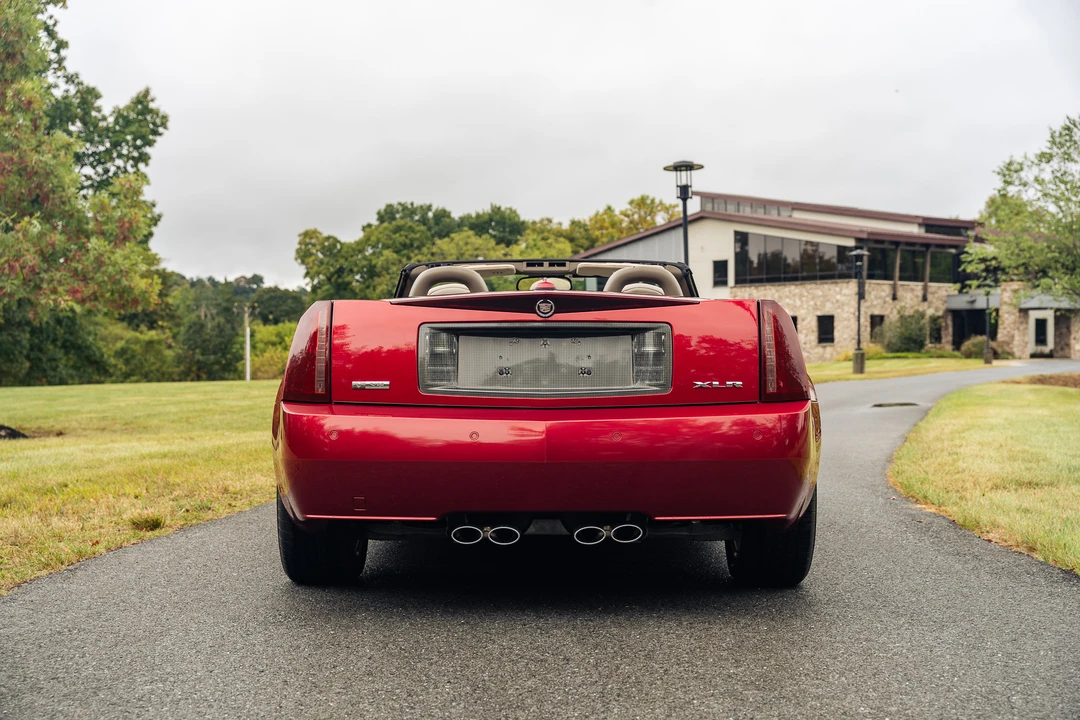 2005 Cadillac XLR - Image 18 of 31