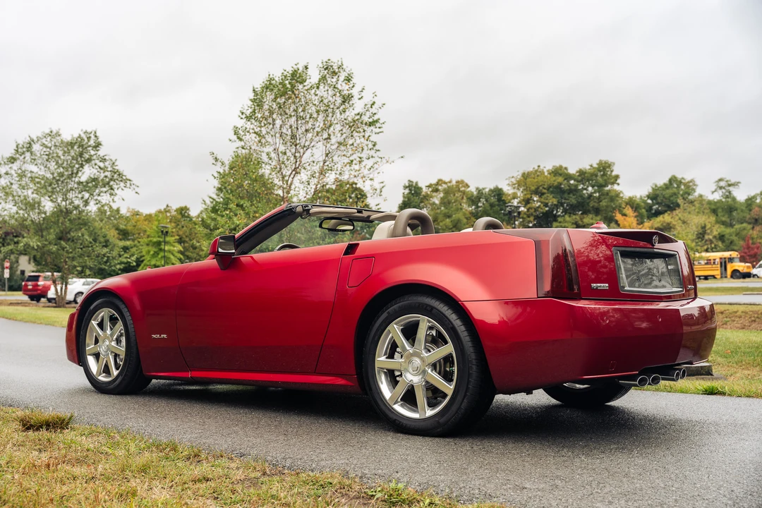 2005 Cadillac XLR - Image 15 of 31