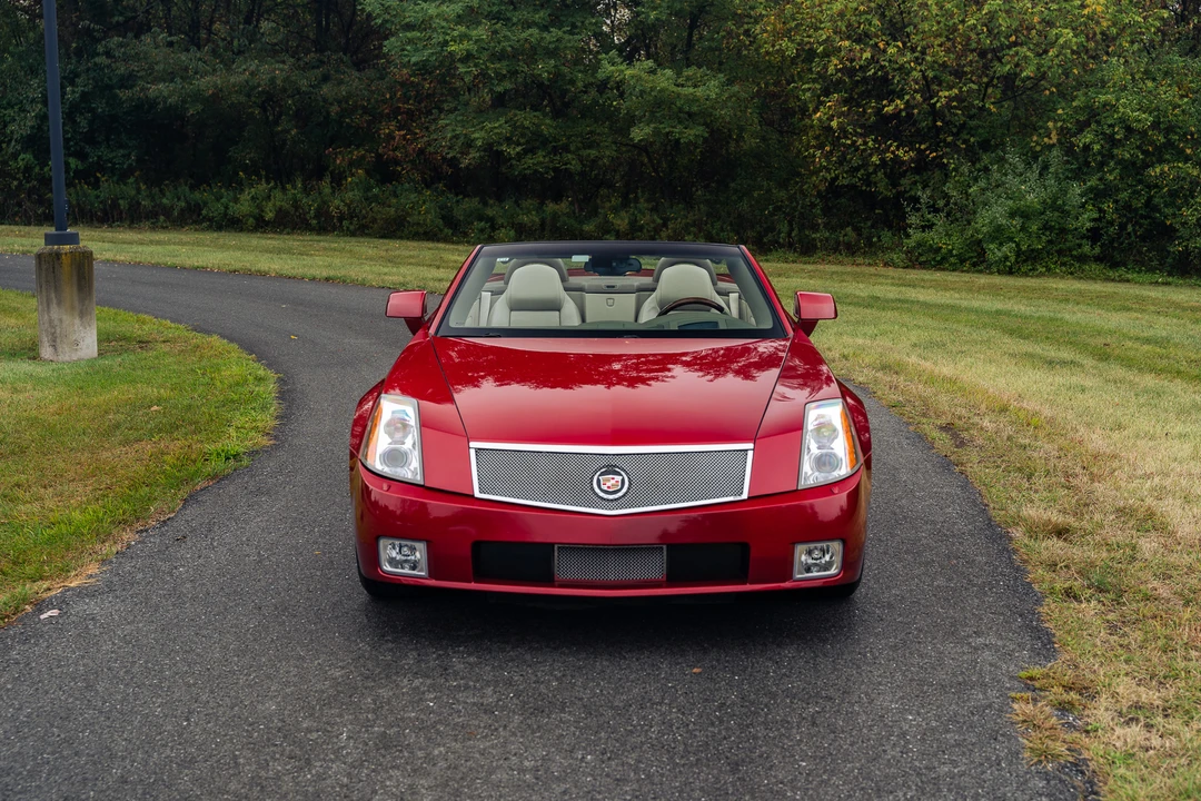 2005 Cadillac XLR - Image 6 of 31