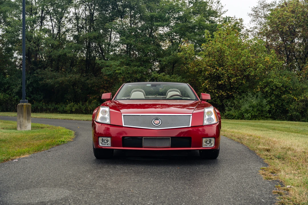 2005 Cadillac XLR - Image 5 of 31