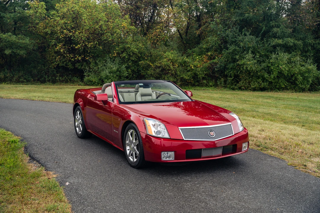 2005 Cadillac XLR - Image 4 of 31