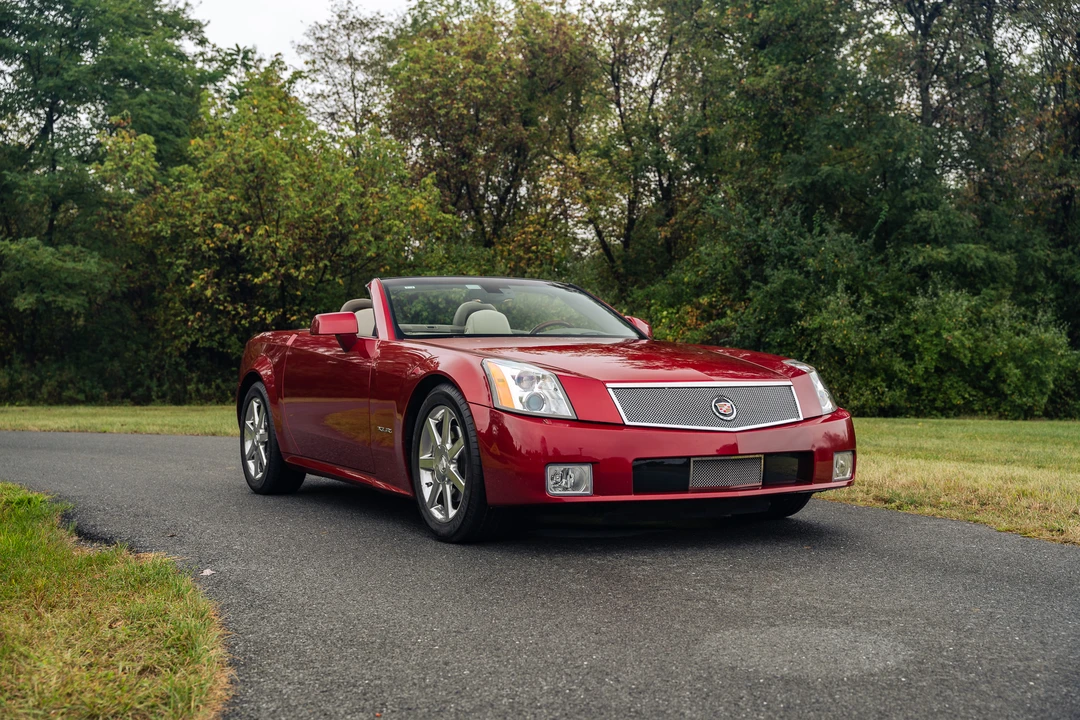 2005 Cadillac XLR - Image 3 of 31