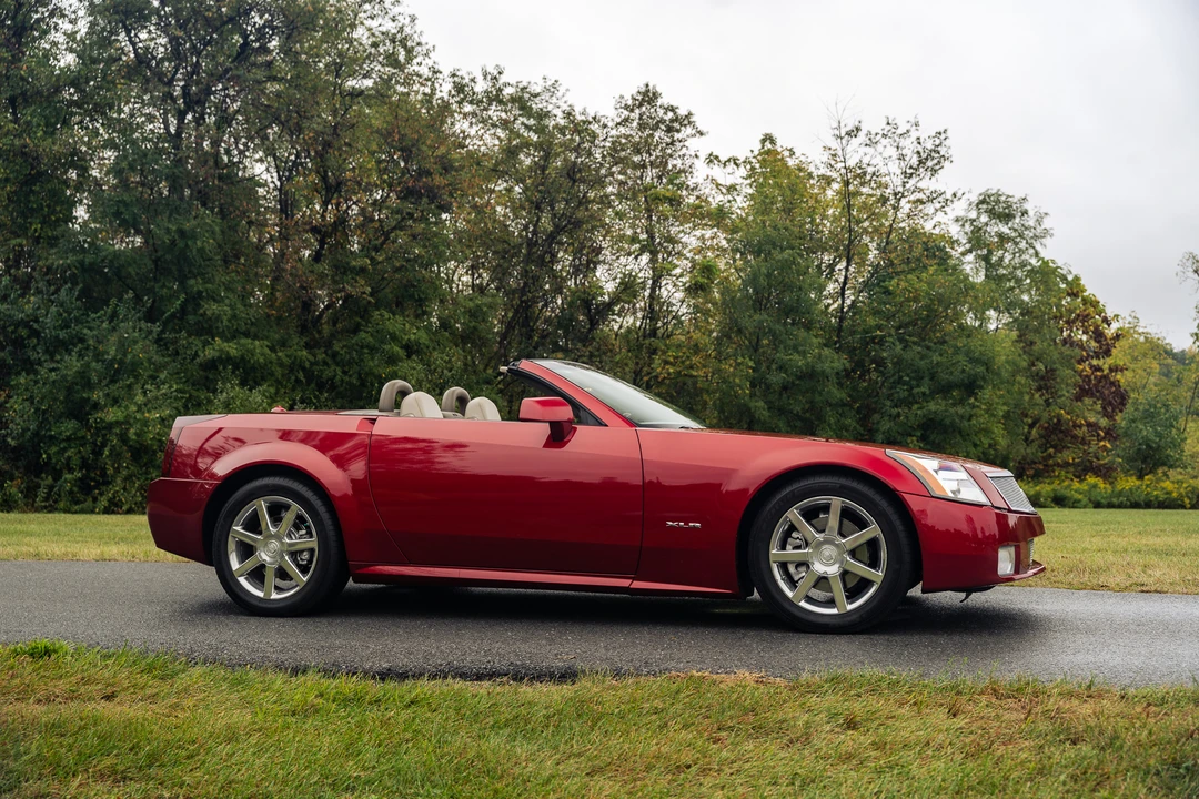 2005 Cadillac XLR - Image 26 of 31