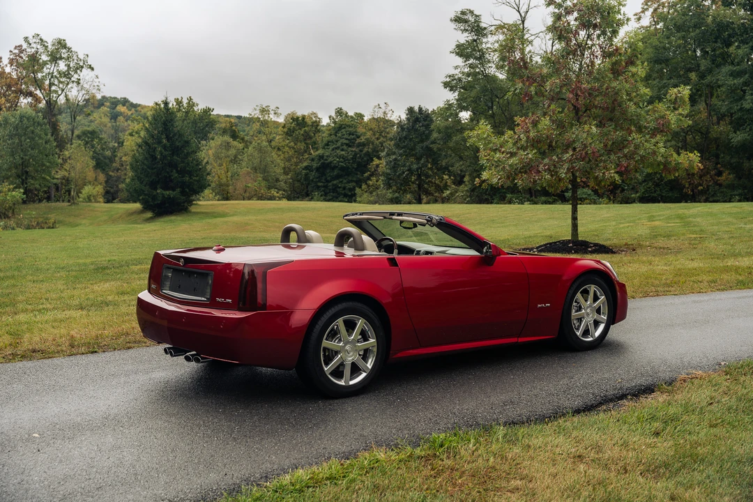 2005 Cadillac XLR - Image 23 of 31