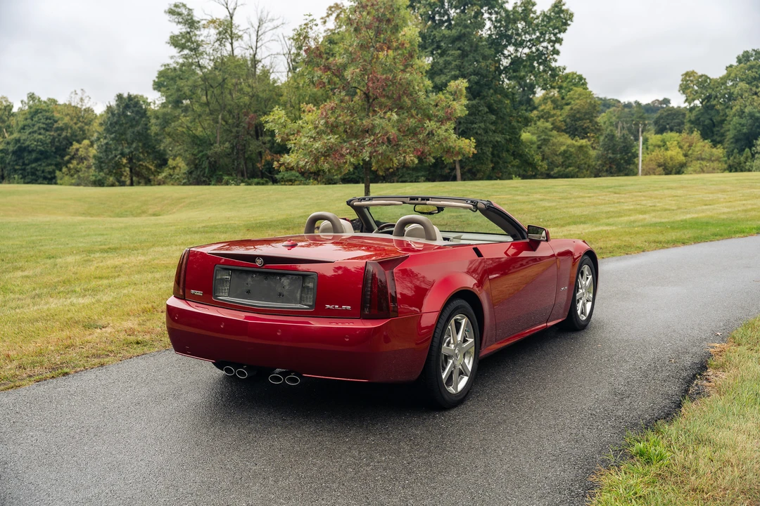 2005 Cadillac XLR - Image 21 of 31