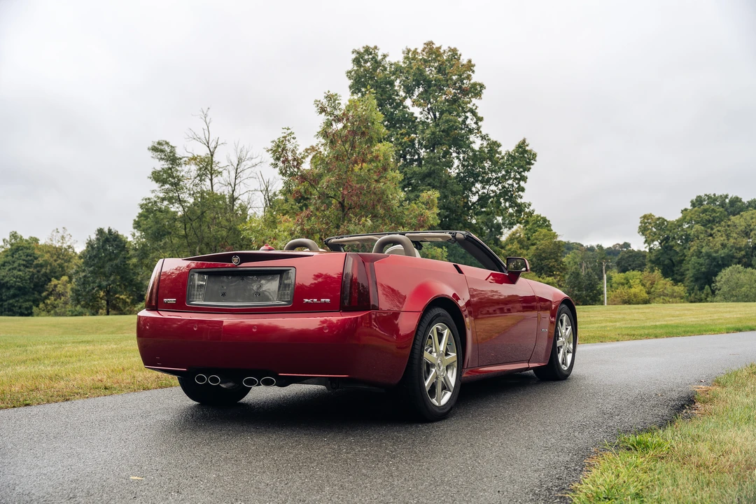 2005 Cadillac XLR - Image 20 of 31