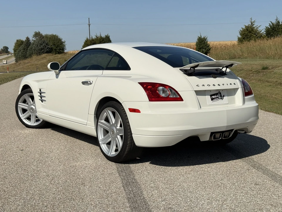 2005 Chrysler Crossfire - Image 14 of 31