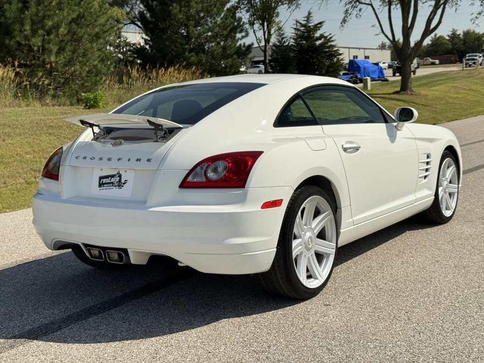 2005 Chrysler Crossfire - Image 16 of 31